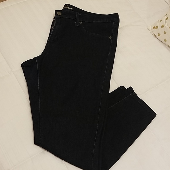 Universal Thread Jeans💲 - Picture 2 of 4